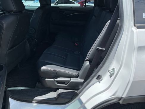 Used 2023 Honda Passport TrailSport image 3