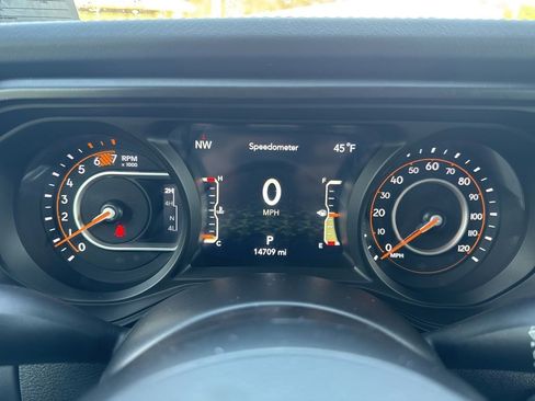 Used 2026 Jeep Wrangler Unlimited Rubicon AWD/4WD image 14