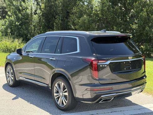 Used 2020 Cadillac XT6 Premium Luxury FWD image 3