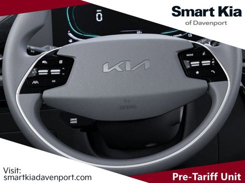 New 2025 Kia Niro LX image 22