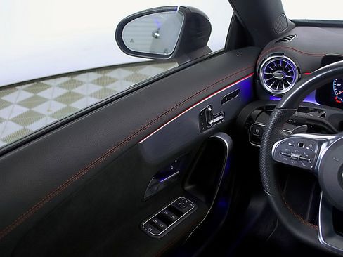 Used 2022 Mercedes-Benz CLA 250 image 19