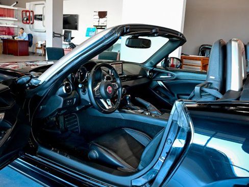 Used 2019 FIAT 124 Spider Lusso w/ Convenience Group image 27
