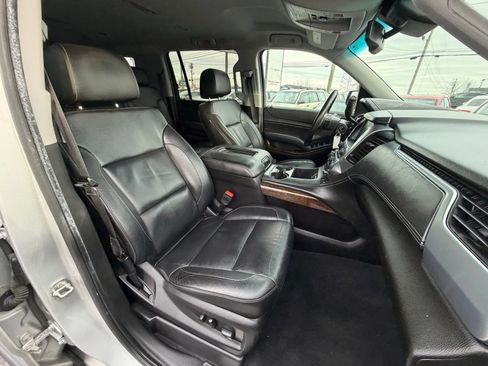 Used 2019 Chevrolet Suburban LT AWD/4WD image 18