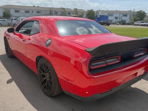Used 2016 Dodge Challenger R/T RWD image 3