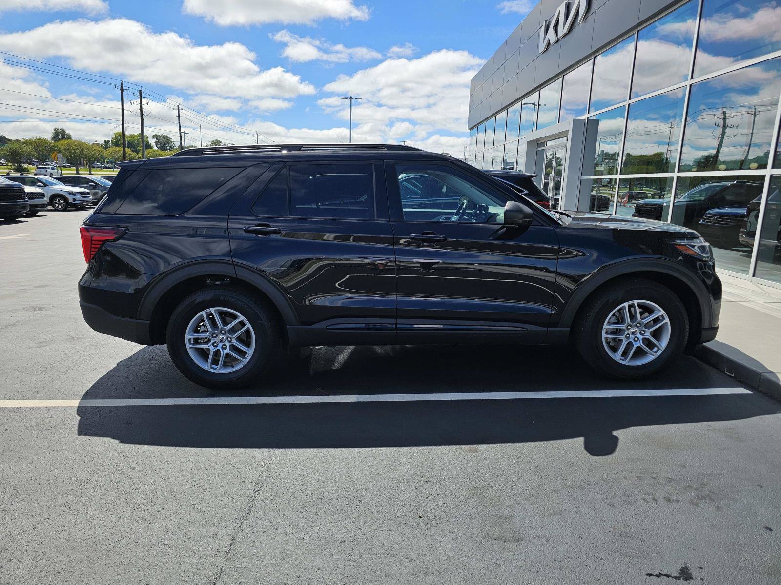 Used 2026 Ford Explorer Active w/ Active Comfort Package RWD image 11
