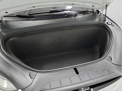 Used 2019 Tesla Model X image 18