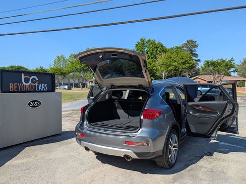 Used 2017 INFINITI QX50 AWD w/ Technology Package image 15