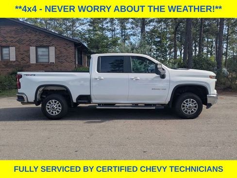Used 2025 Chevrolet Silverado 2500 LT w/ Convenience Package AWD/4WD image 3