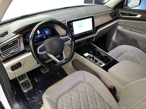 Used 2024 Volkswagen Atlas SEL Premium R-Line AWD/4WD image 12