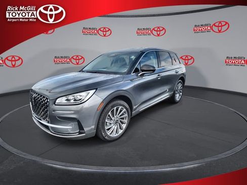 Used 2025 Lincoln Corsair Reserve w/ Towing Package AWD/4WD image 4