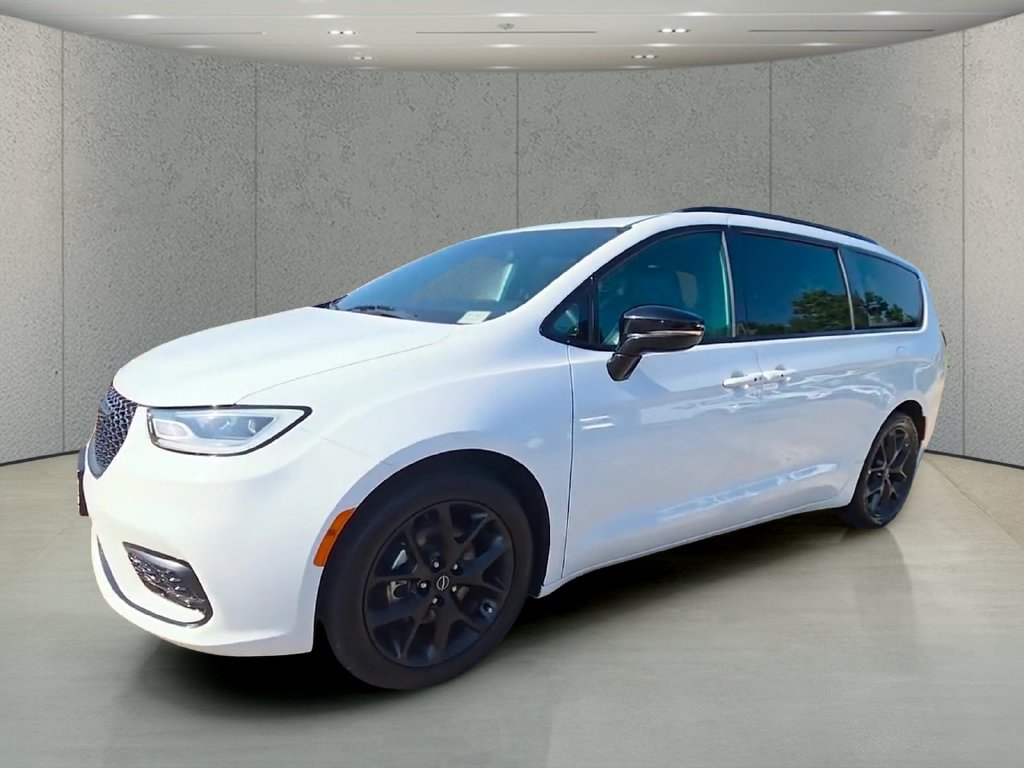Used 2025 Chrysler Pacifica Limited FWD image 50