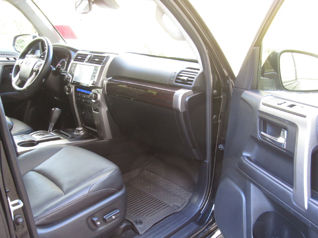 Used 2023 Toyota 4Runner Limited AWD/4WD image 17