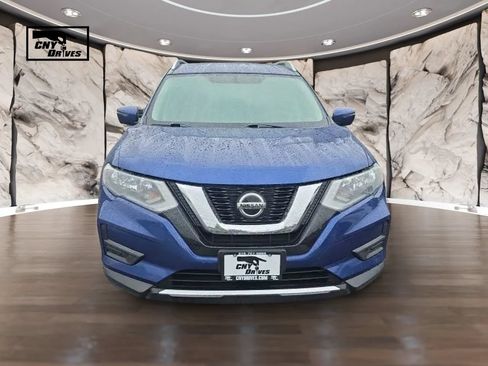 Used 2018 Nissan Rogue SV w/ Premium Package AWD/4WD image 2