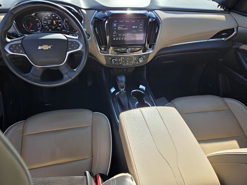 Used 2023 Chevrolet Traverse Premier image 19