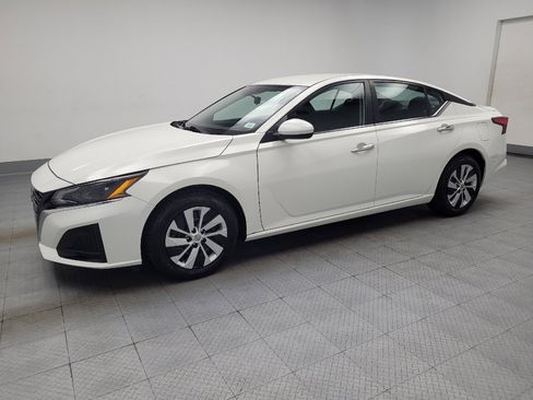 Used 2023 Nissan Altima 2.5 S FWD image 2