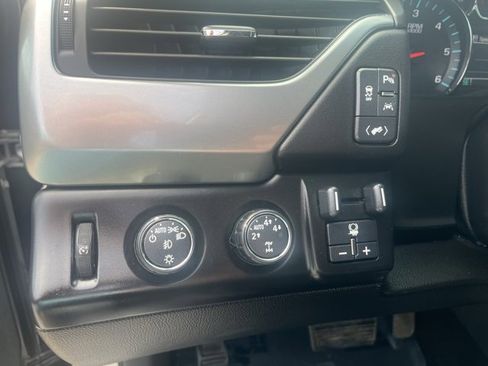 Used 2016 Chevrolet Tahoe LTZ image 18