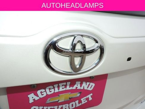 Used 2019 Toyota Highlander XLE FWD image 11