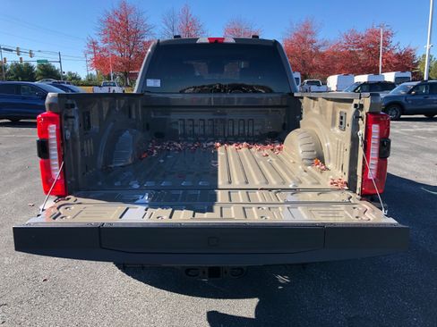 New 2026 Ford F250 Lariat w/ FX4 Off-Road Package image 9