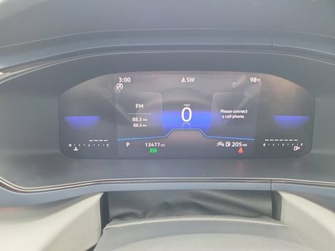 Certified 2024 Volkswagen Taos SE w/ Panoramic Sunroof Package FWD image 30
