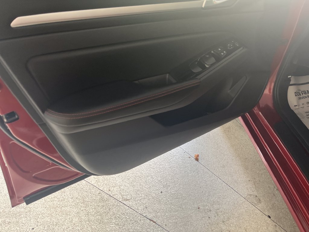Used 2025 Nissan Altima 2.5 SR FWD image 11