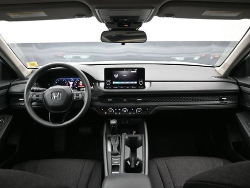 Used 2023 Honda Accord EX image 9