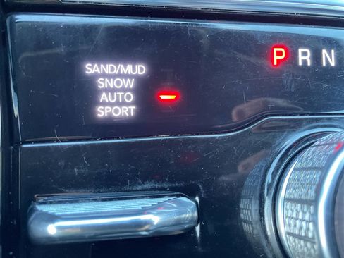 Used 2021 Jeep Grand Cherokee L Limited image 34