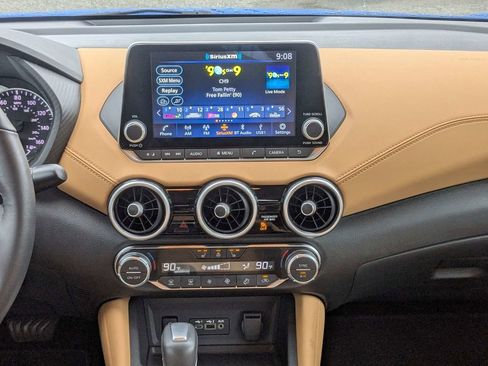 Used 2025 Nissan Sentra SV w/ SV Premium Package FWD image 17