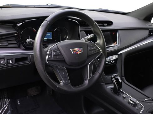 Used 2021 Cadillac XT5 Luxury image 11