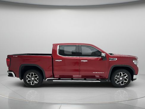 Used 2022 GMC Sierra 1500 SLT w/ SLT Premium Plus Package AWD/4WD image 8