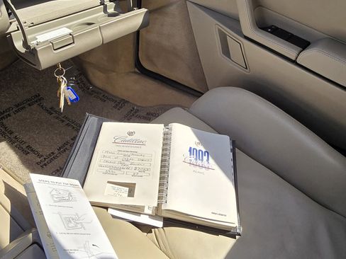 Used 1993 Cadillac Allante image 37