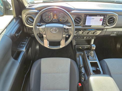 Used 2021 Toyota Tacoma TRD Sport w/ Technology Package image 15