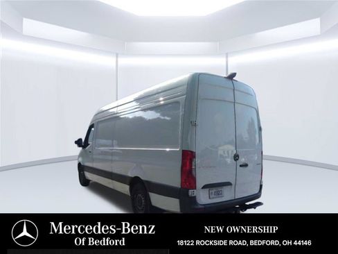 Used 2024 Mercedes-Benz Sprinter 2500 image 3