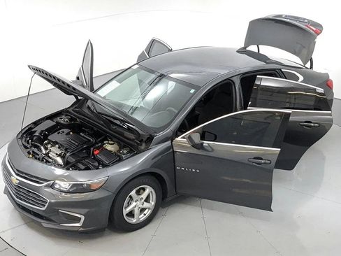 Used 2017 Chevrolet Malibu LS FWD image 27