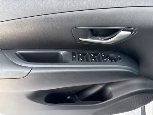 Certified 2025 Hyundai Tucson SEL AWD/4WD image 9