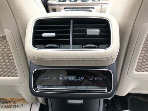 New 2026 Mercedes-Benz GLS 450 4MATIC image 40