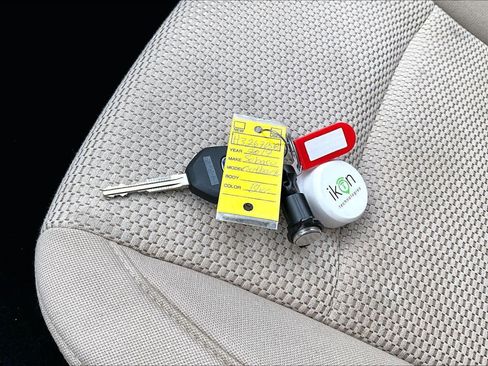 Used 2017 Subaru Outback 2.5i Premium image 14