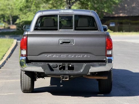Used 2020 Toyota Tacoma SR5 RWD image 5