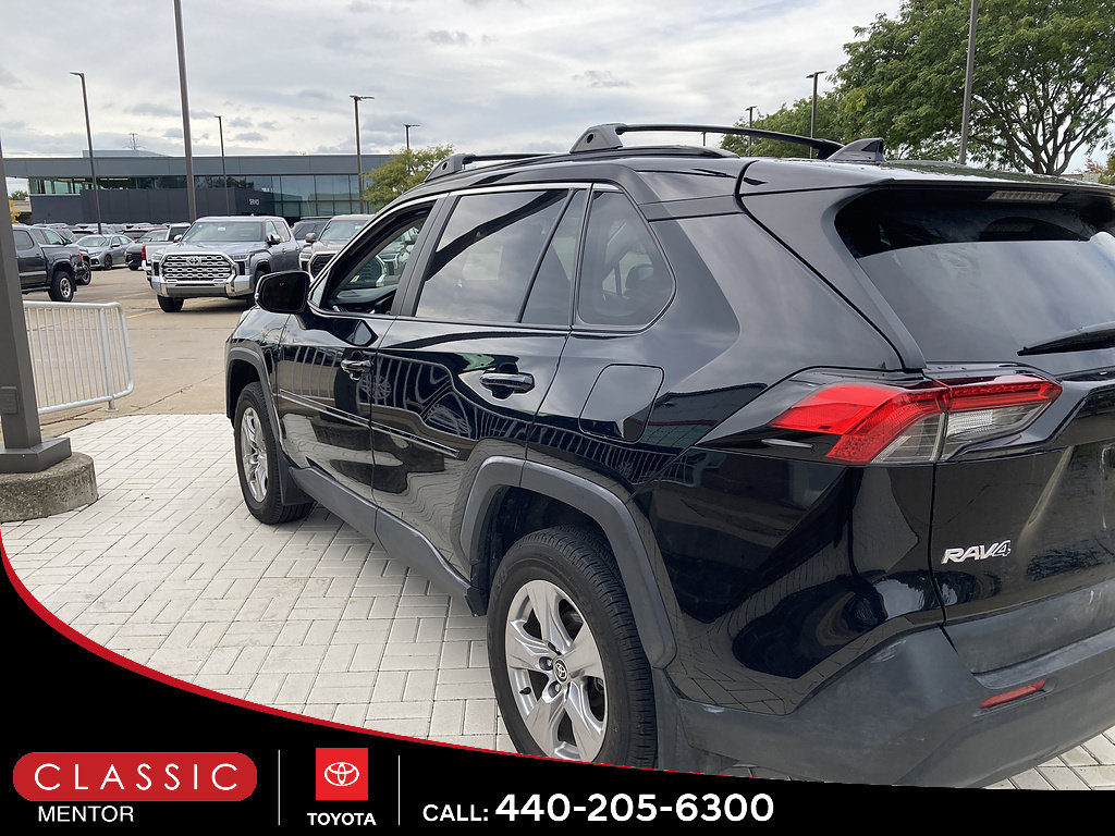 Used 2022 Toyota RAV4 XLE AWD/4WD image 2