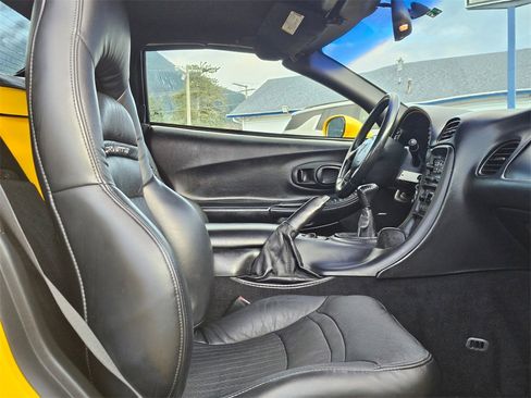 Used 2001 Chevrolet Corvette Convertible w/ Preferred Equipment Group2 image 11