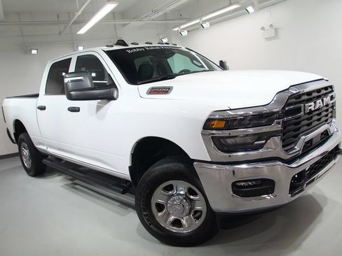 Used 2025 RAM 2500 Tradesman AWD/4WD image 10