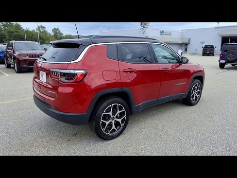 Certified 2025 Jeep Compass Limited AWD/4WD image 8