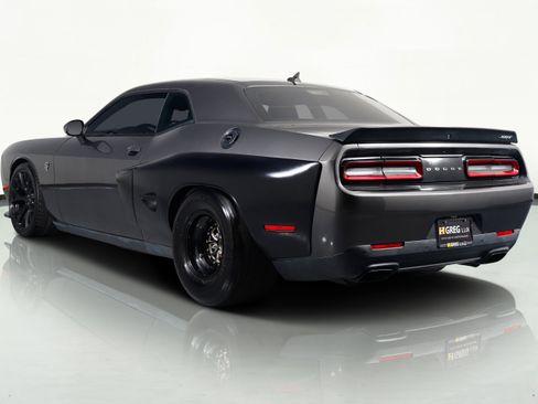 Used 2016 Dodge Challenger SRT Hellcat image 18
