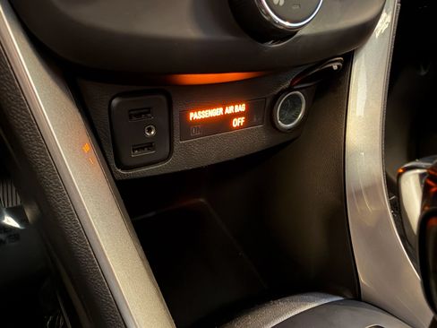 Used 2019 Chevrolet Trax LT w/ LT Convenience Package FWD image 21