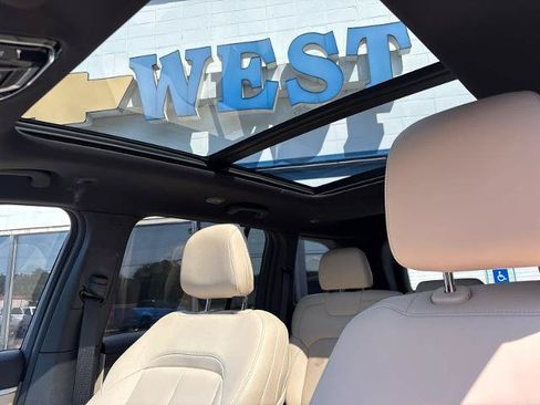 Used 2023 Jeep Grand Cherokee Limited AWD/4WD image 14