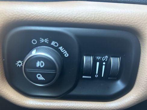 Used 2019 RAM 1500 Big Horn image 21