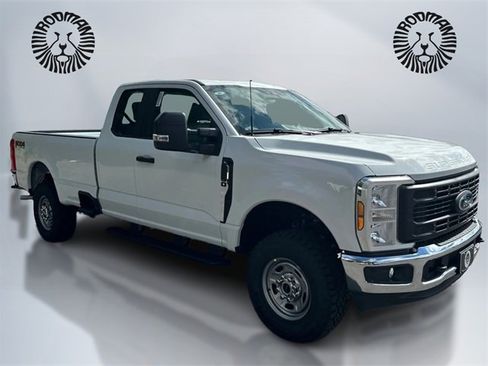 New 2026 Ford F250 XL w/ XL Off-Road Package image 3