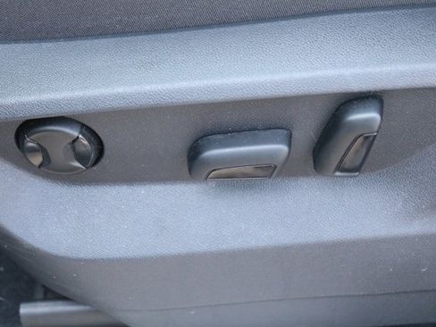 Used 2025 Volkswagen Atlas Peak Edition SE image 18