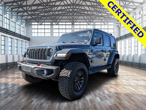 Used 2025 Jeep Wrangler Unlimited Rubicon image 7