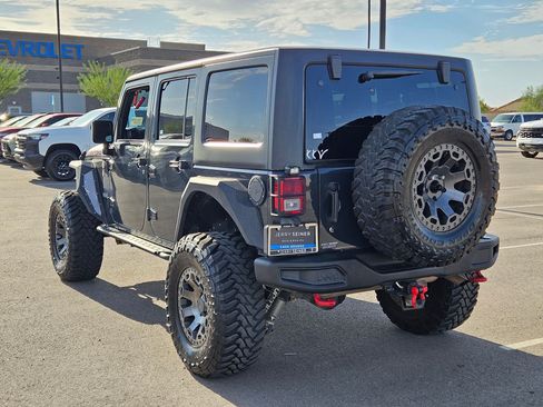 Used 2017 Jeep Wrangler Unlimited Rubicon AWD/4WD image 3