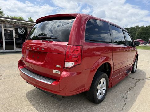 Used 2012 Dodge Grand Caravan SXT FWD image 5
